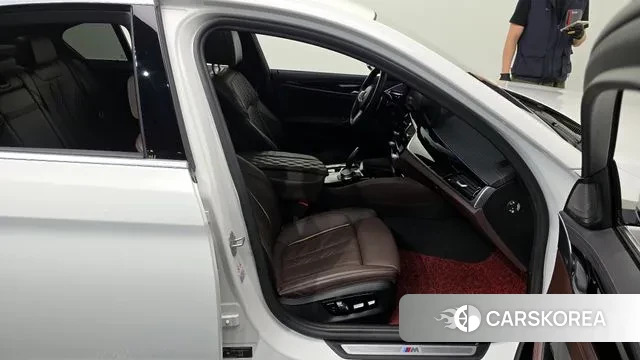 BMW 5 Series (G30) 2021 Белый из Кореи, фото 2