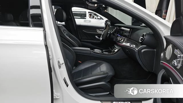 Mercedes-Benz E-Class W213 2021 Белый из Кореи, фото 2