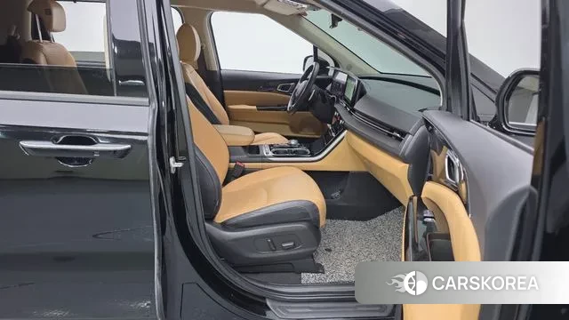 Kia Carnival 4th generation 2022 Черный из Кореи, фото 2