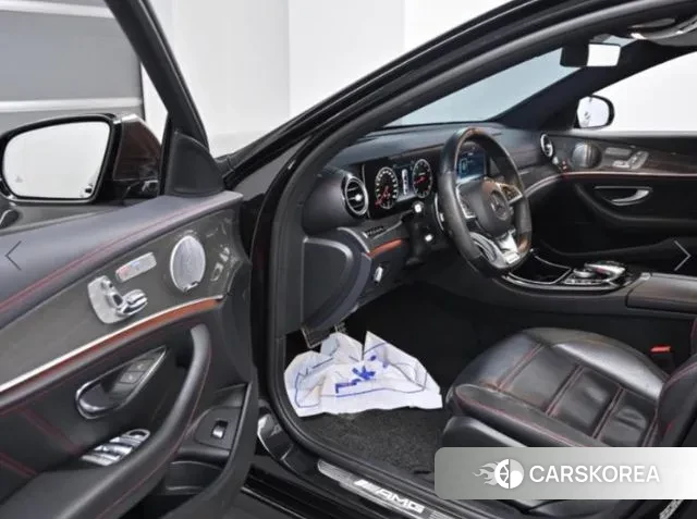 Mercedes-Benz E-Class W213 2018 Черный из Кореи, фото 2