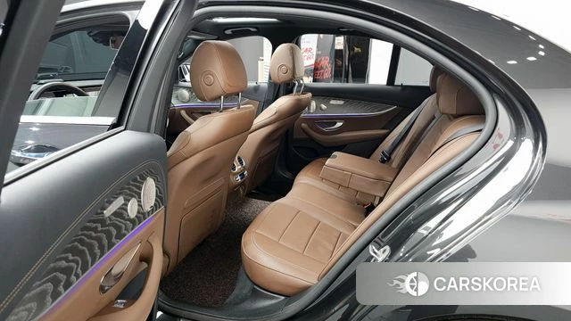 Mercedes-Benz E-Class W213 2023 Серый из Кореи, фото 2