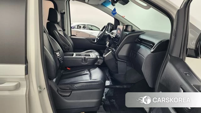 Hyundai Staria 2022 Белый из Кореи, фото 2