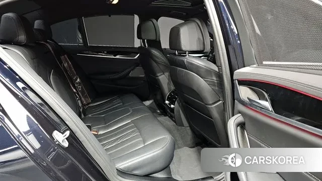 BMW 5 Series (G30) 2023 Черный из Кореи, фото 2