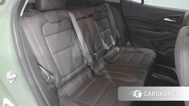 Chevrolet (GM Daewoo) Trax Crossover 2023 Зеленый из Кореи, фото 2