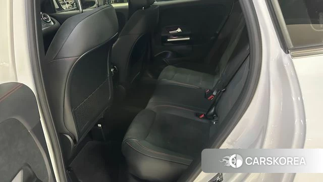 Mercedes-Benz GLA - Class H247 2024 Белый из Кореи, фото 2