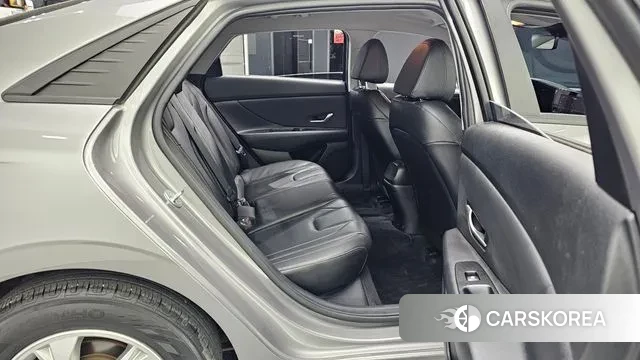 Hyundai Avante (CN7) 2021 Серебристо-серый из Кореи, фото 2