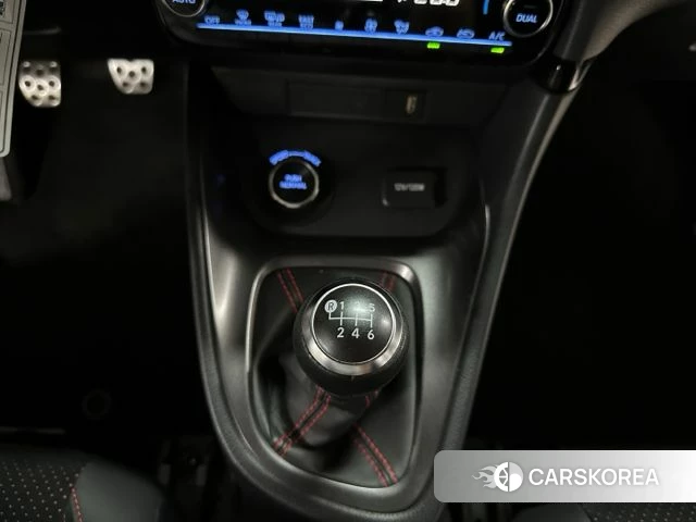 Toyota Yaris (Beats) 2022 Белый из Кореи, фото 2