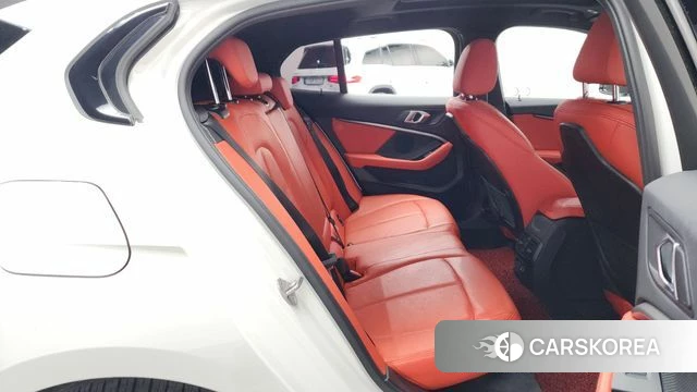 BMW 1 Series (F40) 2021 Белый из Кореи, фото 2