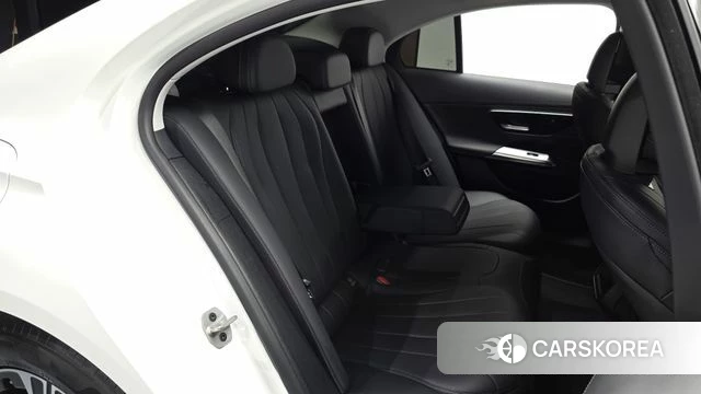 Mercedes-Benz E-Class W214 2024 Белый из Кореи, фото 2