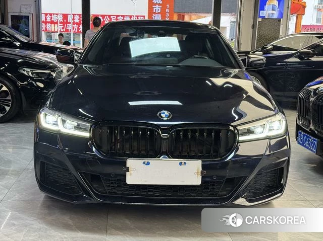 BMW 5 series 2022 Черный из Китая, фото 2
