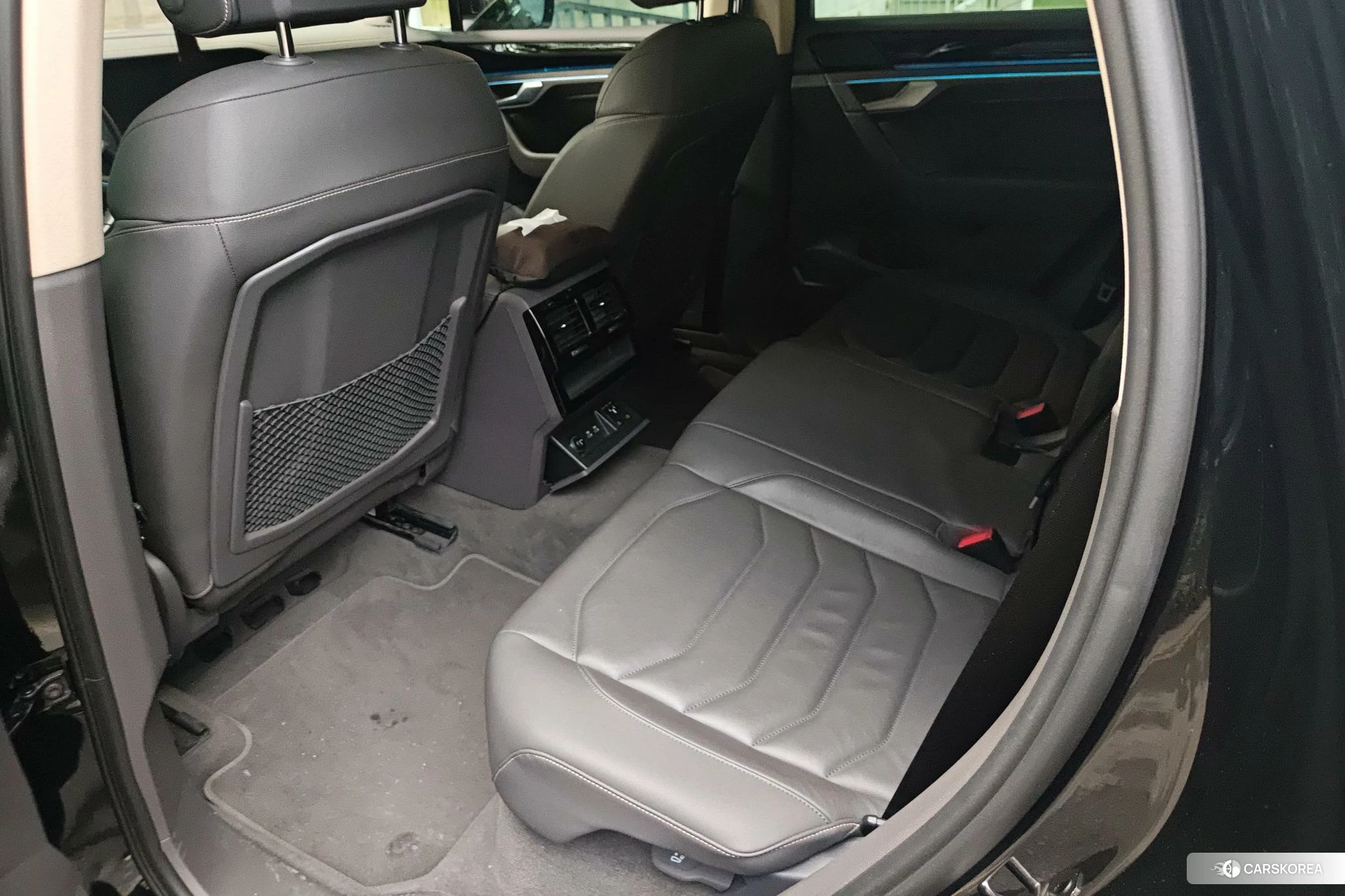Volkswagen Touareg 2022 Черный из Китая, фото 2