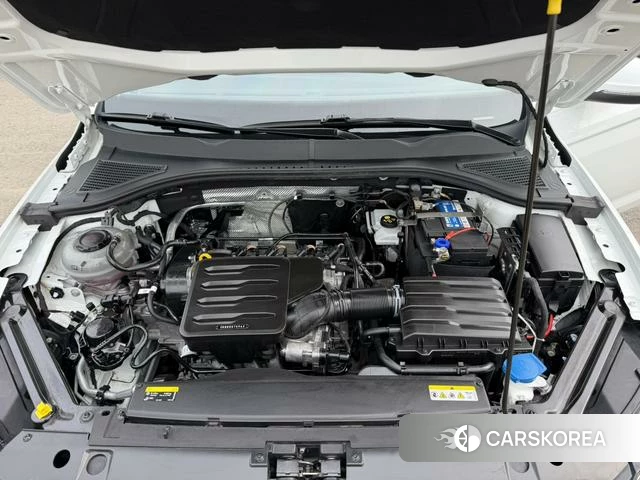 Volkswagen Bora 2022 Белый из Китая, фото 2
