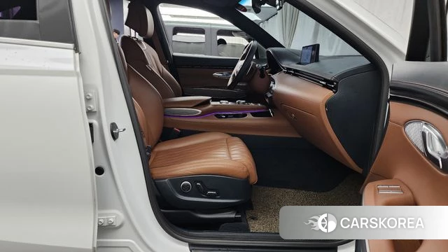 Genesis GV70 2021 Белый из Кореи, фото 2