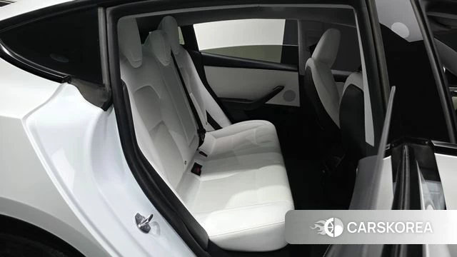 Tesla Model 3 2024 Белый из Кореи, фото 2