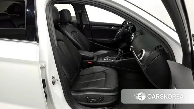 Audi New A3 2018 Белый из Кореи, фото 2