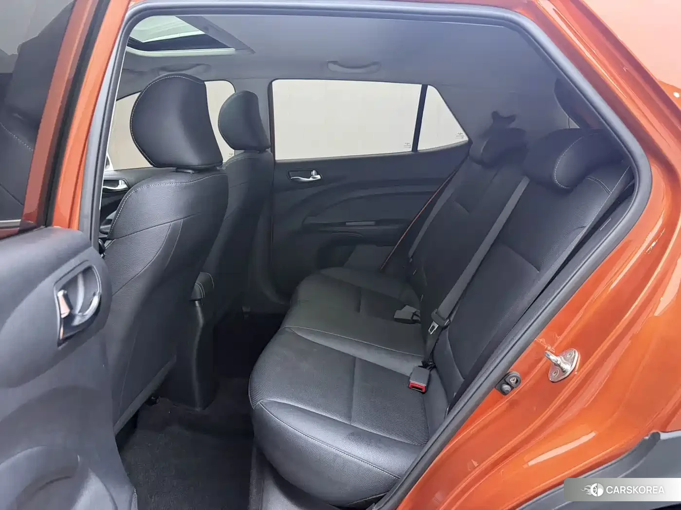 Kia KX1 2022 Yellow/orange из Китая, фото 2