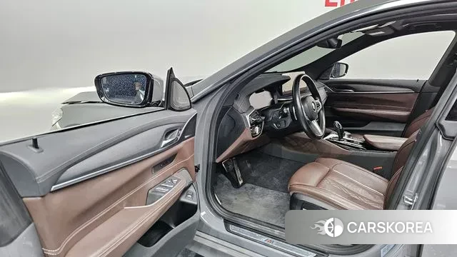 BMW 6 Series GT (G32) 2022 Серебристо-серый из Кореи, фото 2