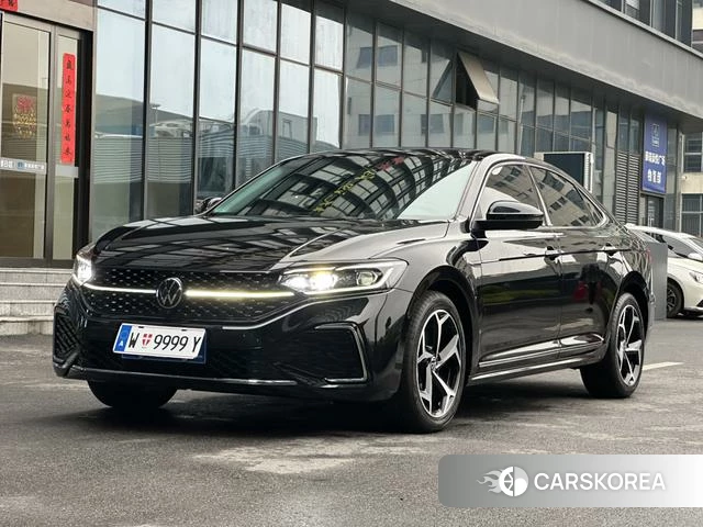 Volkswagen Passat 2022 Черный из Китая, фото 2
