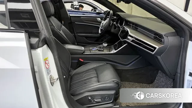 Audi A7 (4K) 2023 Белый из Кореи, фото 2