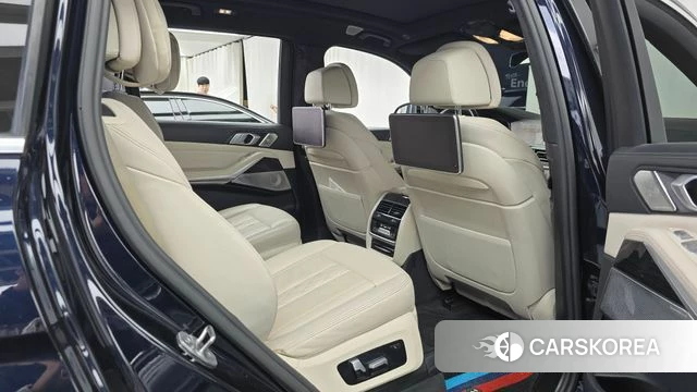 BMW X7 (G07) 2021 Черный из Кореи, фото 2