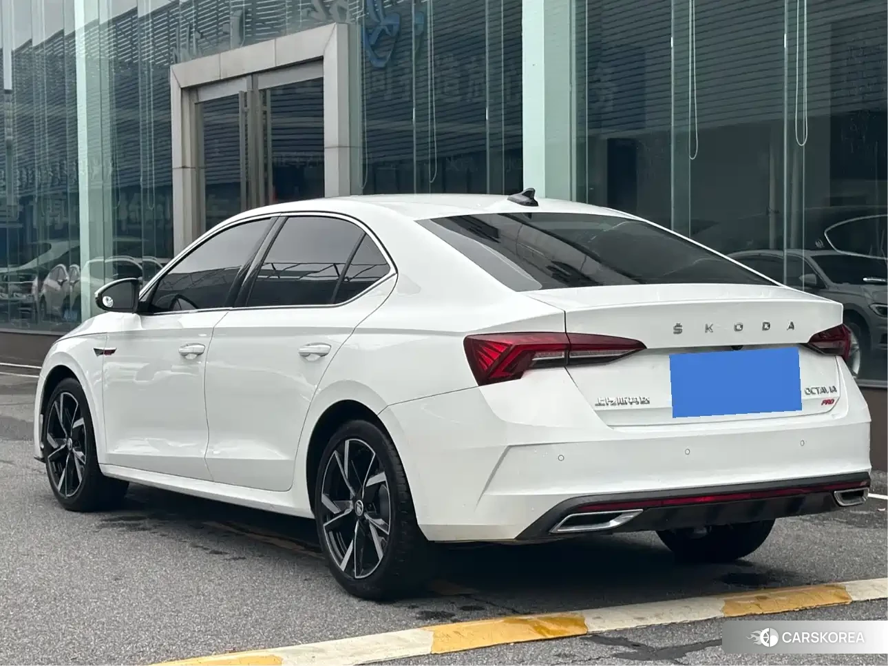Skoda Octavia 2024 Белый из Китая, фото 2