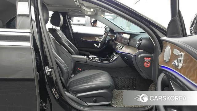 Mercedes-Benz E-Class W213 2018 Черный из Кореи, фото 2