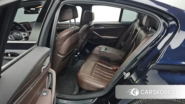 BMW 5 Series (G30) 2020 Черный из Кореи, фото 2