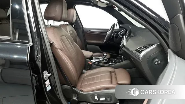 BMW X3 (G01) 2023 Черный из Кореи, фото 2