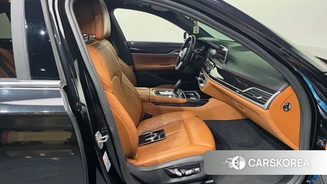 BMW 7 Series (G11) 2020 Черный из Кореи, фото 2