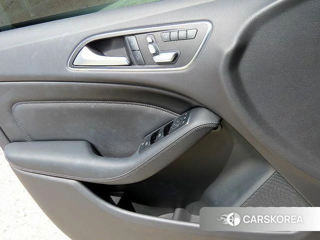 Mercedes-Benz B-Class W246 2018 Белый из Кореи, фото 2