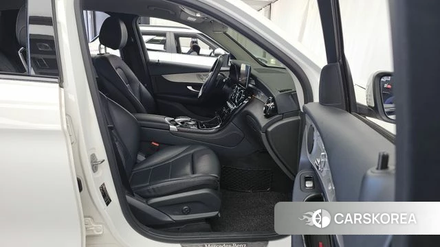 Mercedes-Benz GLC-Class X253 2018 Белый из Кореи, фото 2