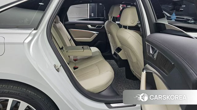 Audi A6 (C8) 2023 Белый из Кореи, фото 2