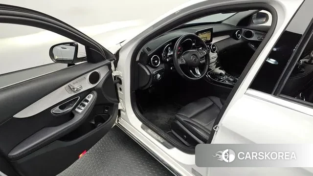 Mercedes-Benz C-Class W205 2018 Белый из Кореи, фото 2