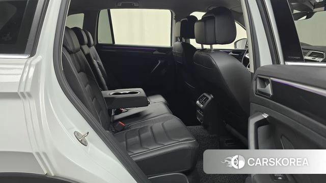 Volkswagen Tiguan second Generation 2021 Белый из Кореи, фото 2