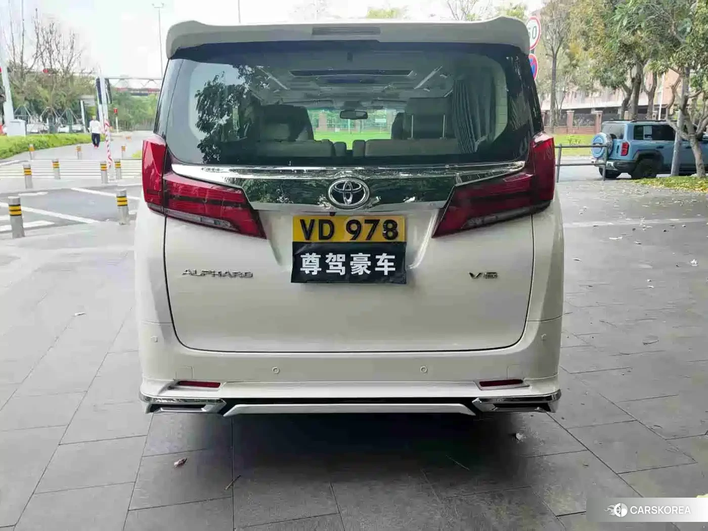 Toyota Alphard 2019 Белый из Китая, фото 2