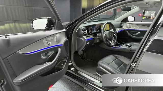 Mercedes-Benz E-Class W213 2018 Черный из Кореи, фото 2