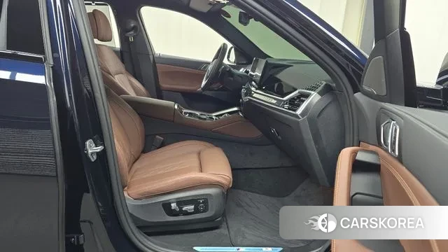 BMW X6 (G06) 2025 Черный из Кореи, фото 2