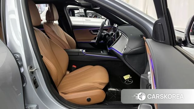 Mercedes-Benz E-Class W214 2025 Светло-серебряный цвет из Кореи, фото 2