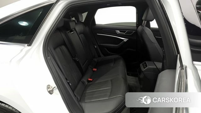 Audi A6 (C8) 2023 Белый из Кореи, фото 2