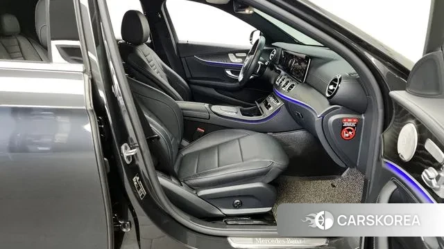 Mercedes-Benz E-Class W213 2022 Серый из Кореи, фото 2