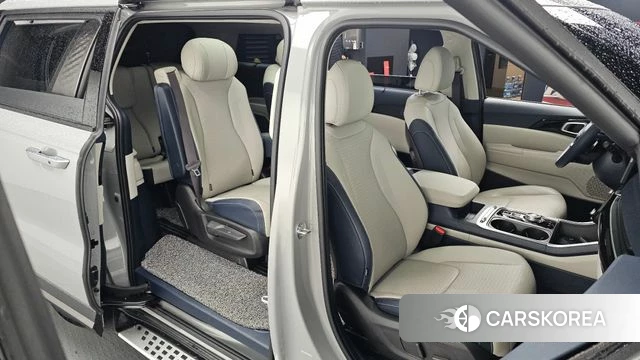 Kia The New Carnival 4th Generation 2025 Серебристо-серый из Кореи, фото 2