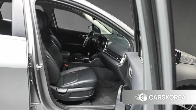 Kia Sportage 5th Generation 2021 Серебристо-серый из Кореи, фото 2
