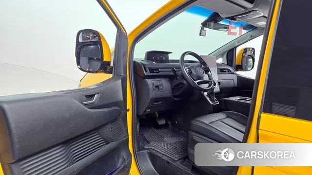 Hyundai Staria 2023 Желтый из Кореи, фото 2