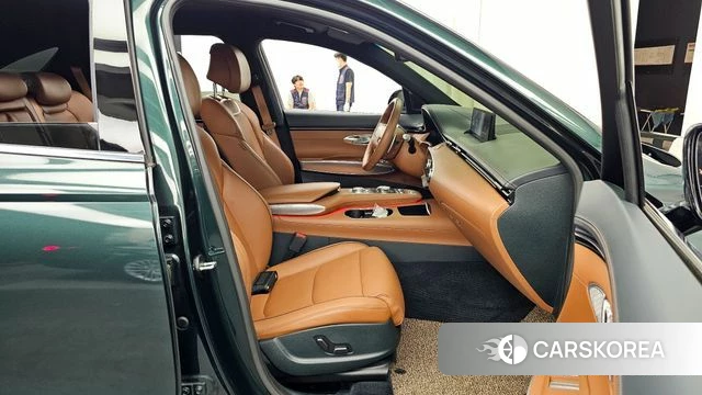 Genesis GV70 2022 Темно-зеленый из Кореи, фото 2