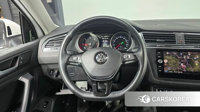 Volkswagen Tiguan second Generation 2020 Белый из Кореи, фото 2