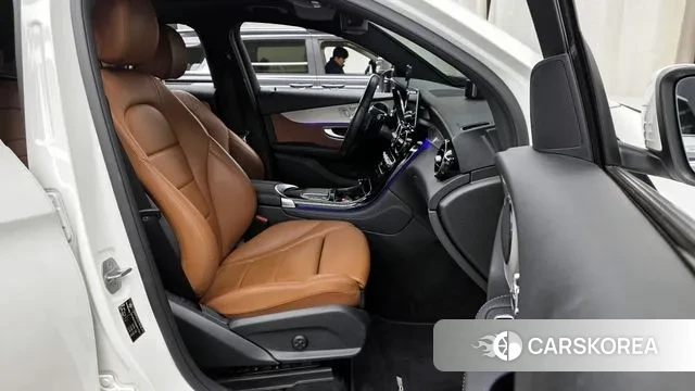 Mercedes-Benz GLC-Class X253 2021 Белый из Кореи, фото 2