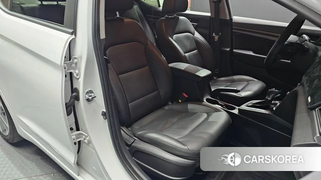 Hyundai Avante AD 2018 Белый из Кореи, фото 2