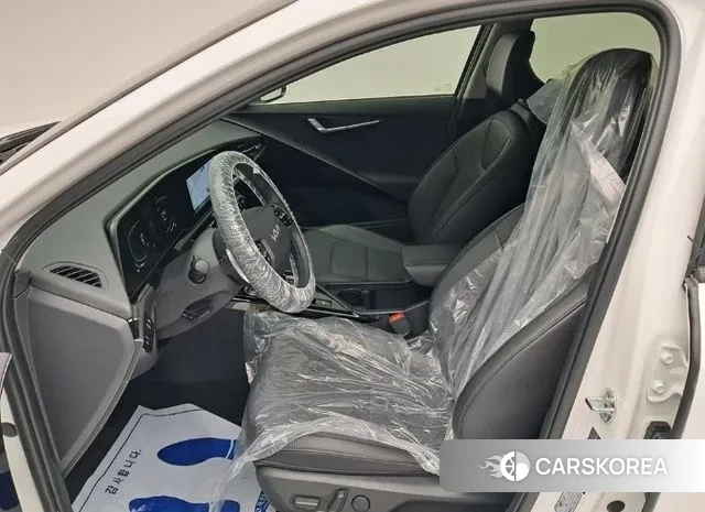 Kia Di Ol Nu Niro 2024 Белый из Кореи, фото 2