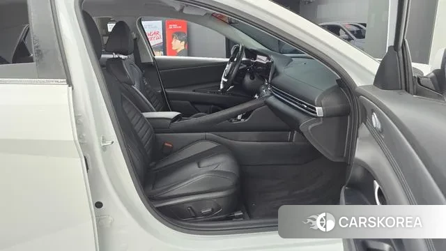 Hyundai The New Avante (CN7) 2023 Белый из Кореи, фото 2