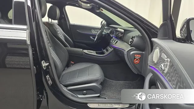 Mercedes-Benz E-Class W213 2023 Черный из Кореи, фото 2